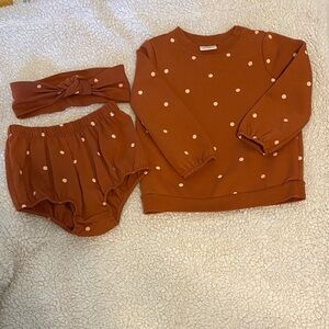 Sweatshirt with bloomers and headband